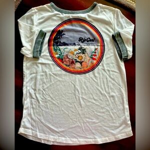 NWOT Rip Curl White banded drop tee. Size (JR’s) L.